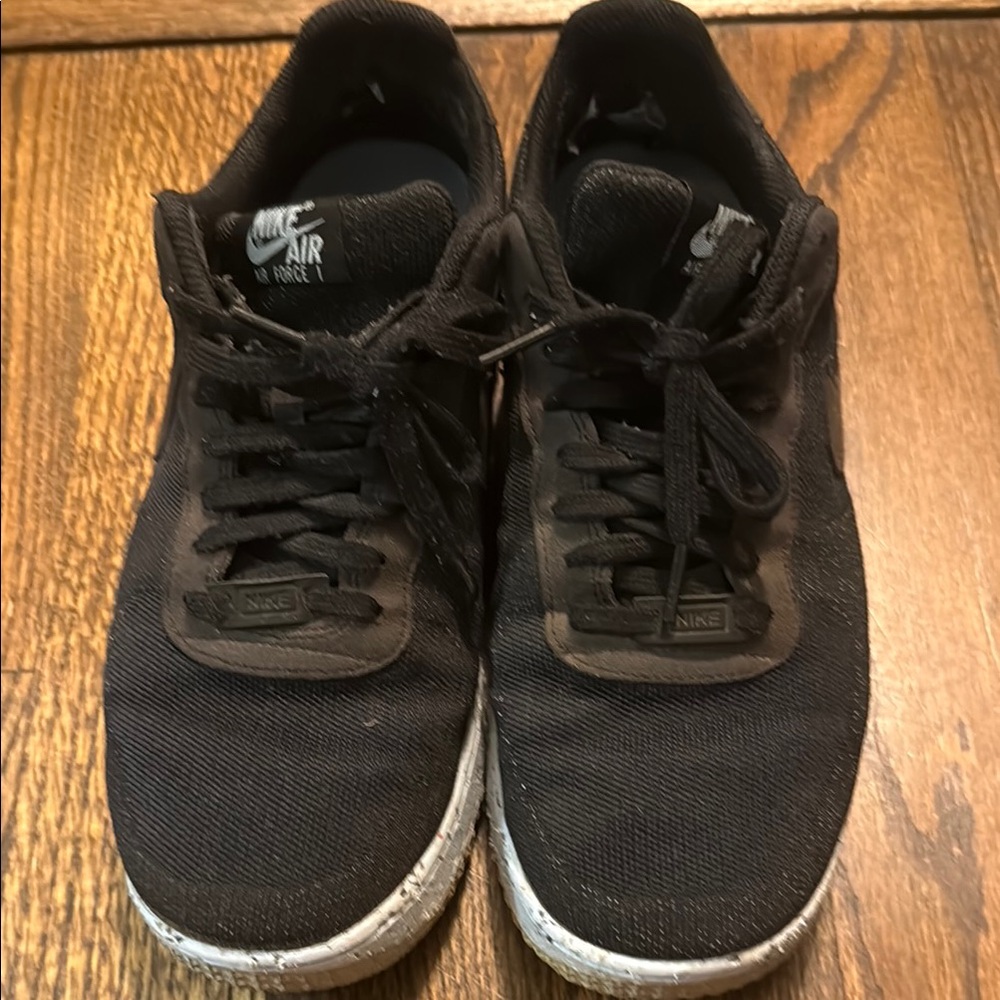 Nike Black Sneakers Classic Low-Top Design